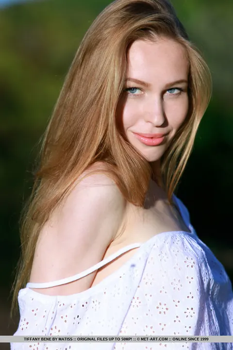 Tiffany Bene: Tall Blonde Pulls Aside Her Panties and Spreads Her Shaved Slit Outdoors – photo 6 of 18
