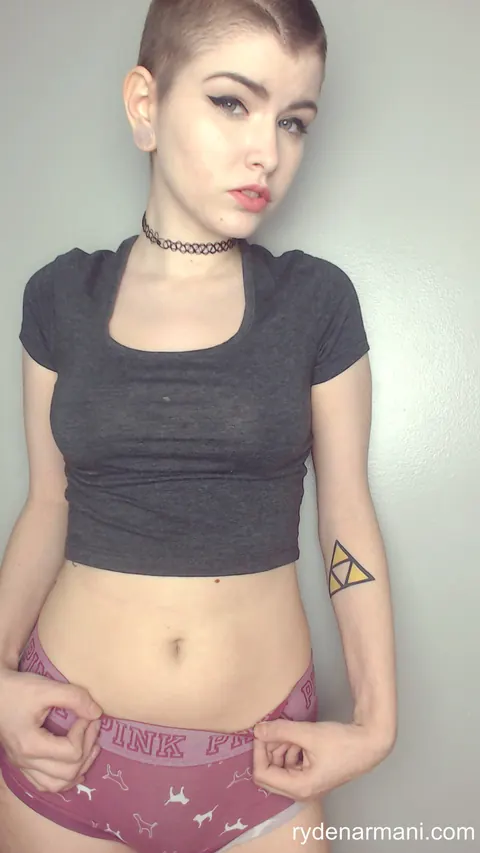 Ryden Armani: Short-Haired Brunette Shows Her Big Tits and Trimmed Pussy – photo 1 of 15