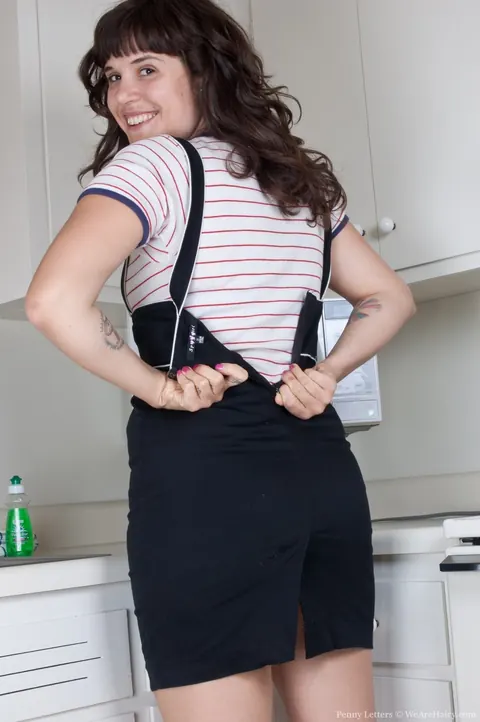 Penny Letters: Thick Brunette Strips Naked and Shows Her Hairy Pussy in the Kitchen – photo 3 of 17