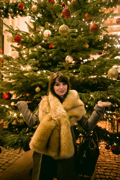 Kristen Belle: Tattooed Brunette Poses in Heels Outdoors – photo 7 of 15