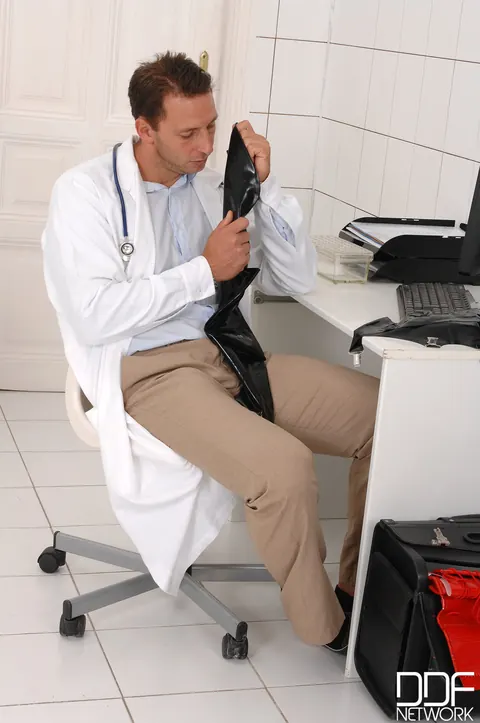 Kathia Nobili: Tall Czech MILF in Bondage Spreads for the Doctor – photo 1 of 21