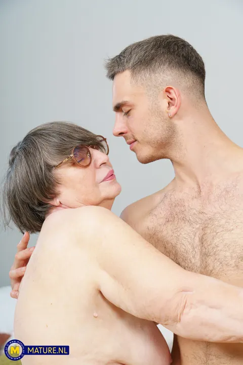 Sharon Amore: Mature Busty Brunette Gets Fucked and Spreads Wide – photo 20 of 20