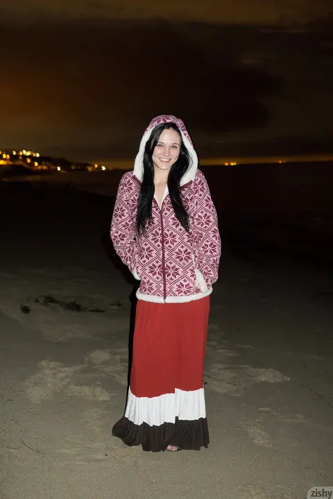 Logan Drae: Petite Brunette PAWG Poses Nude and Stretches on the Beach – photo 1 of 9