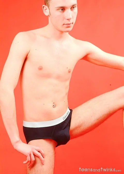 Slim Guy Strips Nude and Shows His Small Cock – photo 14 of 21