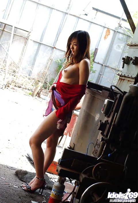 Hikaru Koto: Japanese Brunette Flashes Her Big Tits in Panties Outdoors – photo 6 of 14