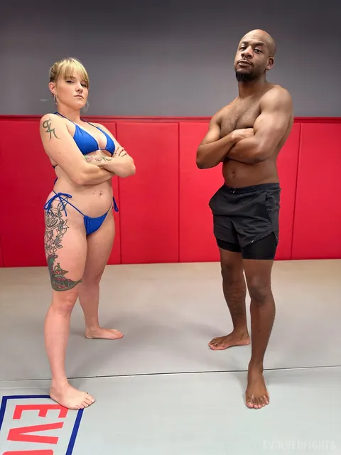 Ralph: Brunette in a Bikini Sucks BBC and Spreads for Black Man – photo 3 of 21