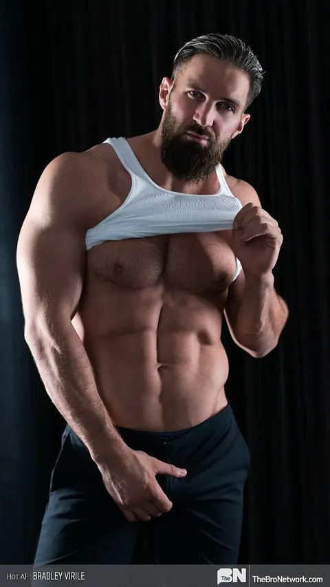 Athletic Bodybuilder Strips Nude and Shows Off His Big Cock – photo 5 of 20