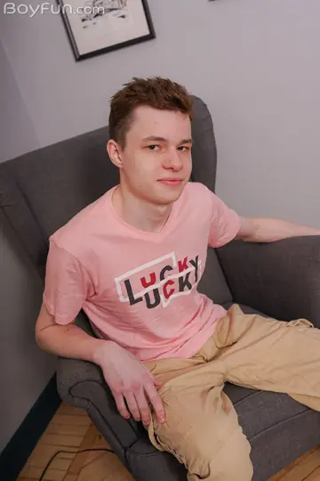 Lean Guy Fingers His Ass and Jerks Off to Cumshot