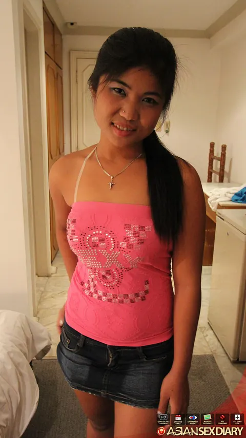 Thick Filipina with Big Tits Takes a Creampie – photo 1 of 15