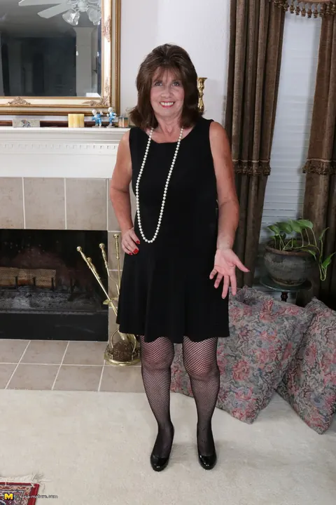 BBW MILF with Big Tits Strips and Plays with a Dildo – photo 3 of 16