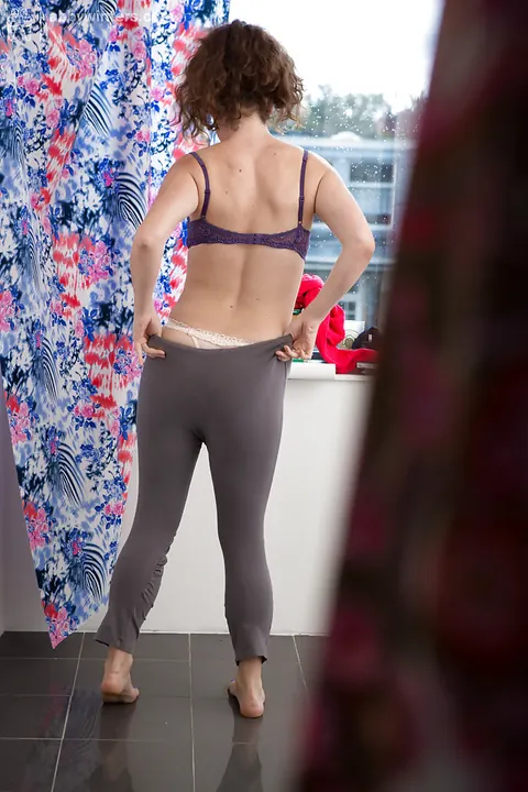 Thick Hairy Brunette Poses Outdoors Then Puts On Yoga Pants – photo 11 of 16