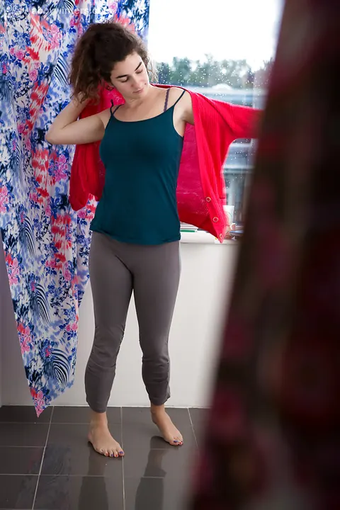 Thick Hairy Brunette Poses Outdoors Then Puts On Yoga Pants – photo 15 of 16