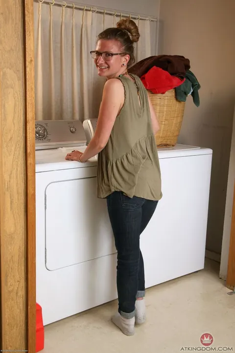 Short-Haired Woman in Glasses Spreads Her Hairy Pussy on Laundry Day – photo 2 of 17