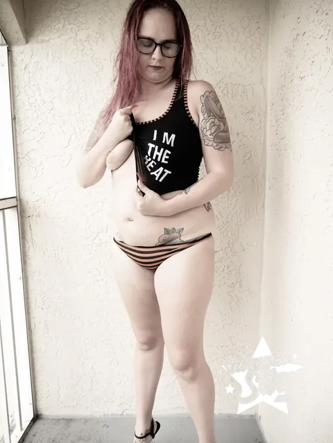 Savanna Star: Busty Redhead MILF in Glasses and Heels Spreads Her Legs – photo 4 of 15