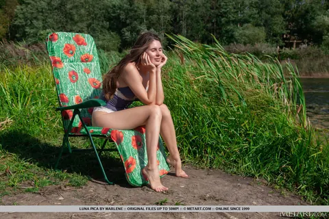 Luna Pica: Tall Brunette Strips Off Her Bikini and Spreads Her Legs Outdoors – photo 2 of 18