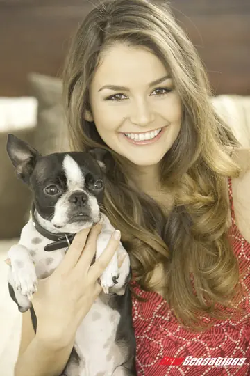 Allie Haze – Thick Brunette in Jeans Takes a Cumshot After Sex