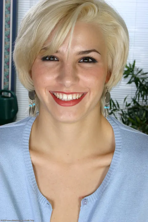 Slim Short-Haired Blonde Undresses Outdoors Showing Her Hairy Pussy – photo 1 of 20