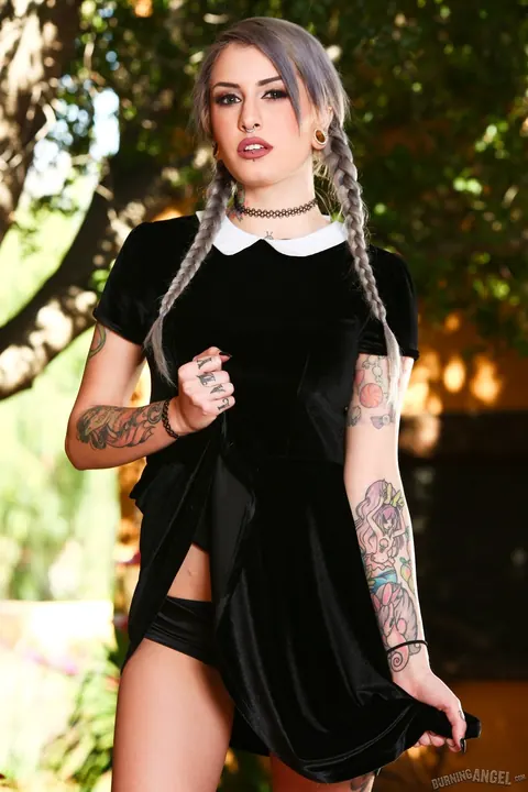 Lady Luna: Brunette with Pigtails Shows Her Pierced Tits and Tattoos Outdoors – photo 4 of 17