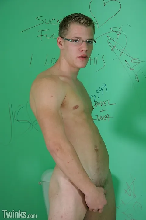Two Men Suck and Fuck in a Public Bathroom – photo 11 of 21