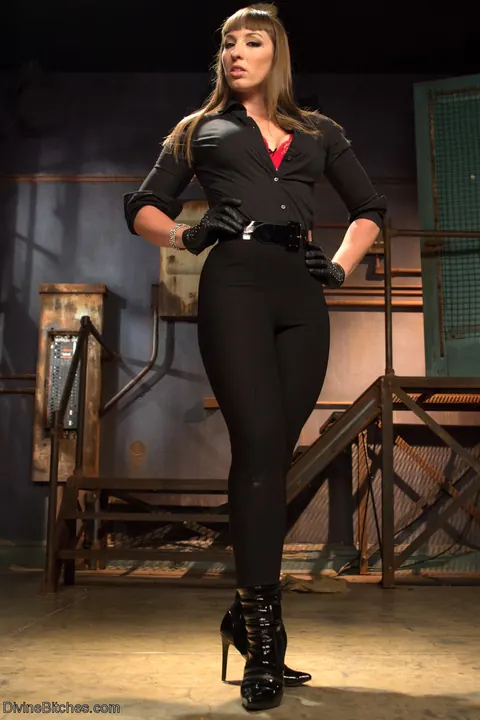 Mistress Kara: Tall Thick MILF in Heels and Glasses Dominates in Bondage – photo 4 of 9