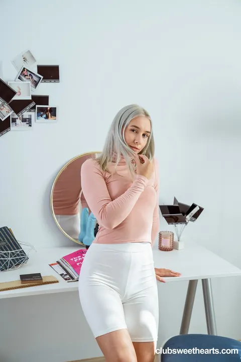Lil Karla: Curvy Blonde in Shorts Fingers Her Shaved Pussy and Uses a Dildo – photo 1 of 21