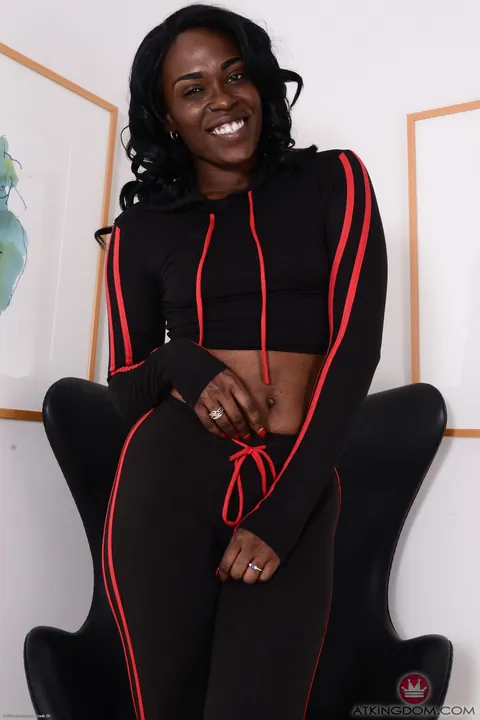 Bella Dahl: Thick Ebony Babe Spreads Her Hairy Pussy and Ass – photo 1 of 20