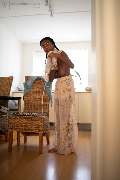 Ebony Australian in Glasses Strips Out of Her Dress – photo 15 of 20