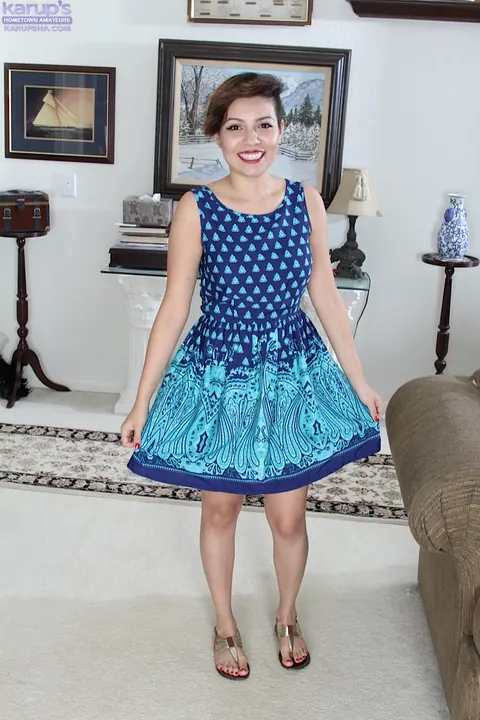 Natalie Odom: Short-Haired Brunette Spreads Her Hairy Pussy in a Skirt – photo 1 of 16