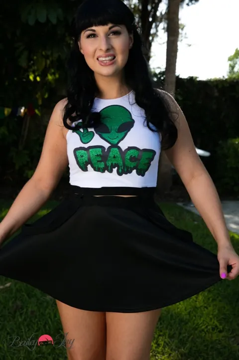 Trans Woman Lifts Her Skirt and Poses Nude Outdoors – photo 10 of 12