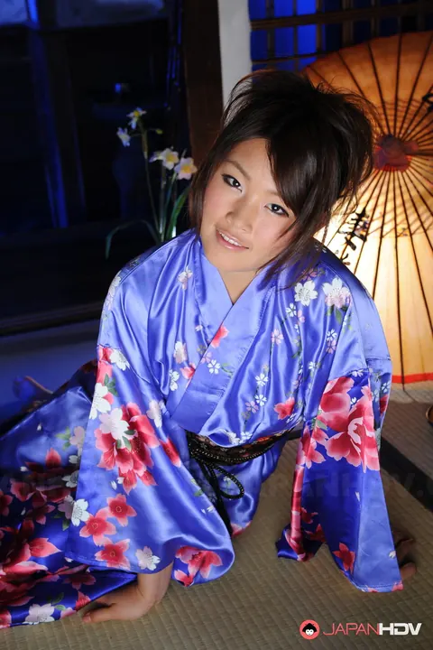 Japanese Brunette Lets Her Kimono Robe Slip Off Her Shoulders – photo 5 of 15
