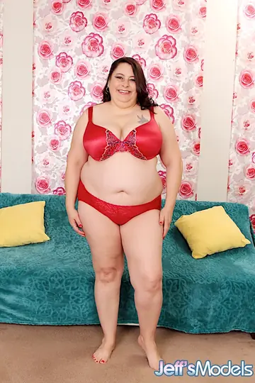 Mature Brunette Strips Out of Her Lingerie to Suck Hard Cock
