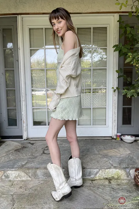 Lana Smalls: Skinny Brunette Spreads Her Shaved Pussy in Boots – photo 1 of 21