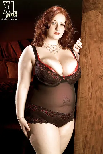 Reyna Mae – Blonde BBW in Sheer Lingerie Spreads Her Big Ass