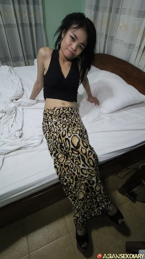 Petite Thai Brunette Has Missionary Sex Outdoors – photo 10 of 18