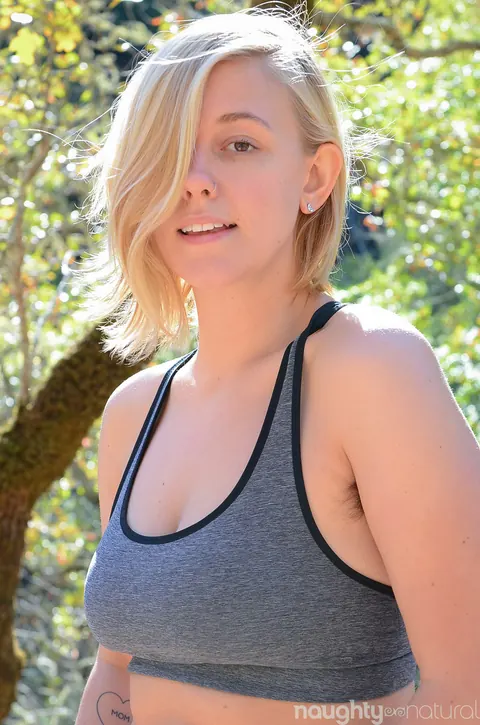 Emerald Lee: Busty Blonde Strips Outdoors and Fingers Her Hairy Pussy – photo 2 of 20