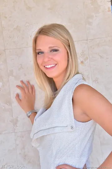 Lacy Johnson – Tall Blonde Lifts Her Skirt and Flashes Her Pussy and Ass in Public