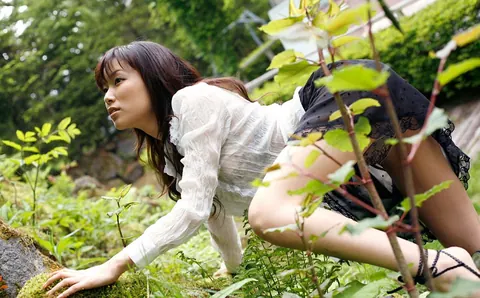 Yua Aida: Japanese MILF in Lingerie Shows Her Big Natural Tits Outdoors – photo 1 of 16