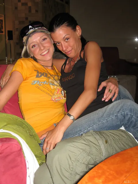 Amy Lee: Petite Canadian Blonde and Brunette Kiss and Spread Outdoors – photo 21 of 21