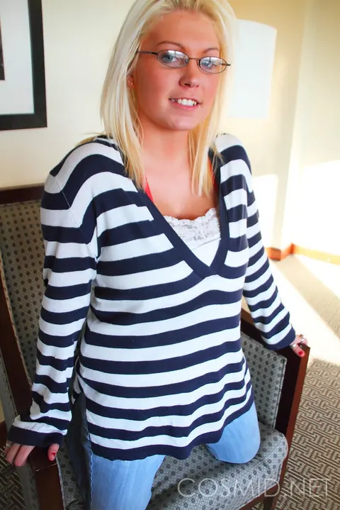 Brooke Alexander: Blonde BBW Slips Off Her Jeans and Holds Her Big Tits – photo 3 of 16