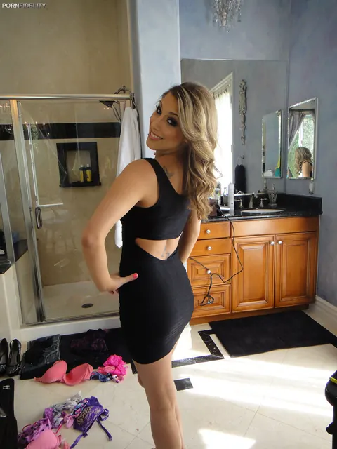 Natasha Vega: Blonde Latina in a Dress Masturbates Before a Threesome – photo 3 of 16