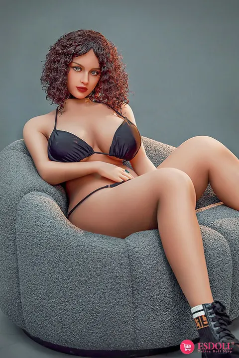 Curly-Haired Woman Poses in Lingerie and Strips Nude – photo 9 of 13