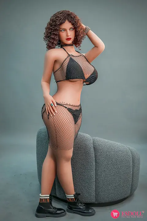 Curly-Haired Woman Poses in Lingerie and Strips Nude – photo 3 of 13