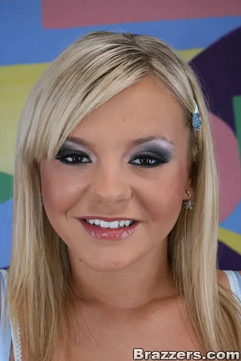 Bree Olson: Thick Blonde with Big Tits Spreads in a Skirt and Heels – photo 3 of 16
