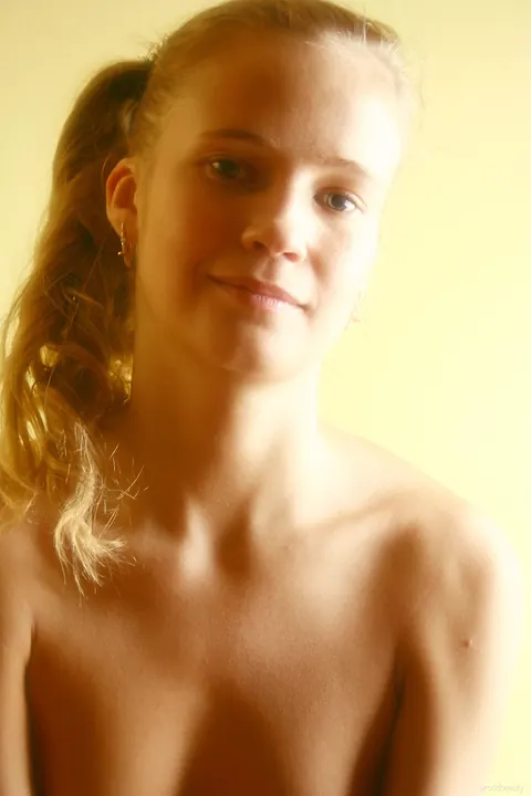 Petite Slim Woman Undresses and Poses Fully Nude – photo 20 of 21