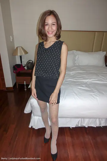 Slim Trans Woman in Pantyhose Takes Bareback Anal and Swallows