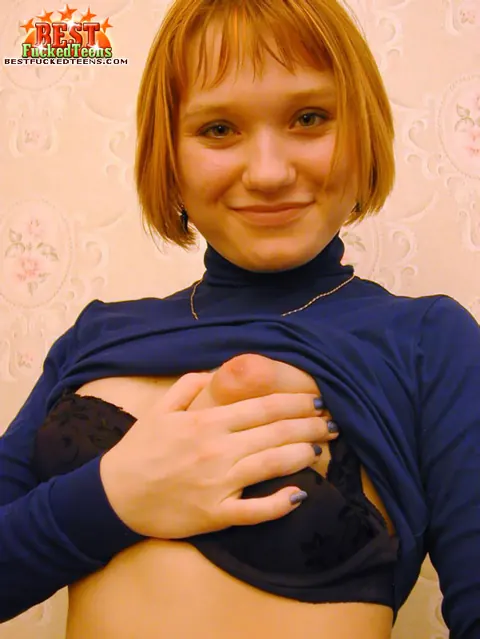 Zelda Morrison: Redhead with Short Hair Stretches Her Hairy Pussy with a Dildo – photo 1 of 18