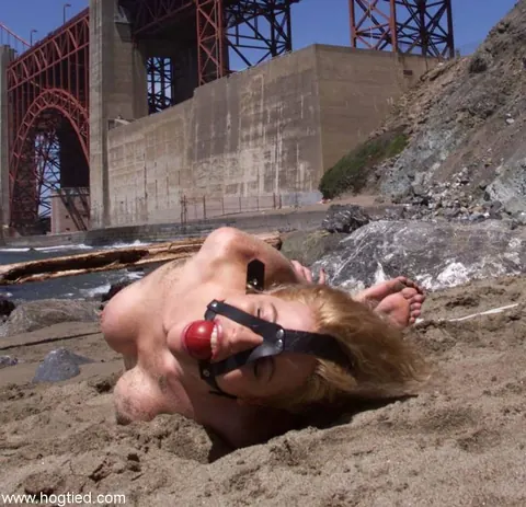 Sadie Belle: Bound Blonde on the Beach Spreads Her Pussy – photo 9 of 17