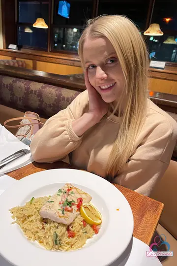 Paris White – Petite Blonde Kisses Her Girlfriend