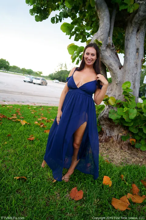 Tiffany Cane: Curvy Brunette MILF Masturbates with a Dildo Outdoors in a Bikini – photo 19 of 21