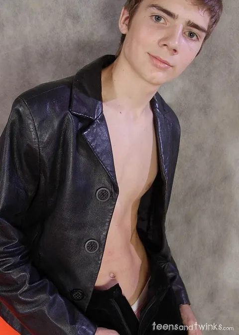 Thick Guy Strips Off His Leather Jacket and Strokes His Cock – photo 4 of 21